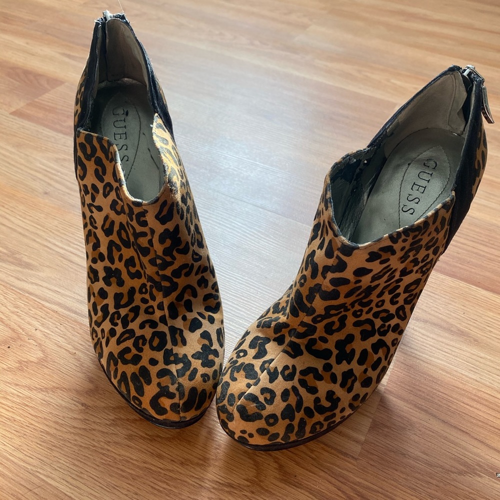 Low boots leopard print